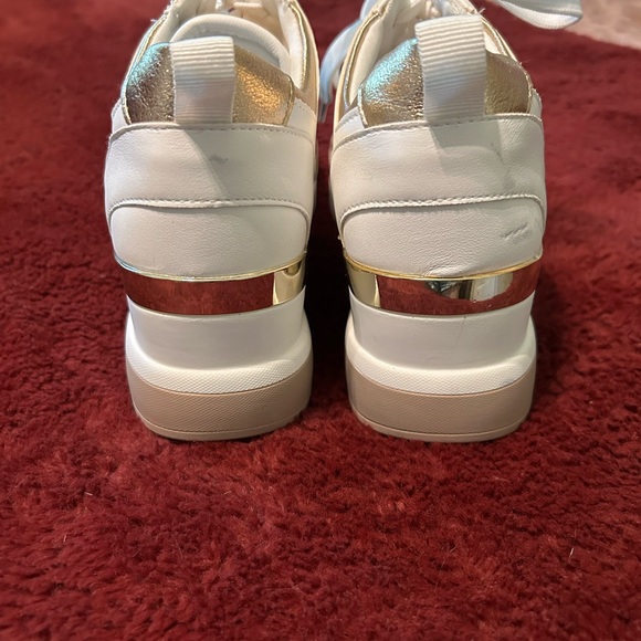Renato Garini slight platform dress sneaker.gold/White size 7,  worn once. - Picture 3 of 5
